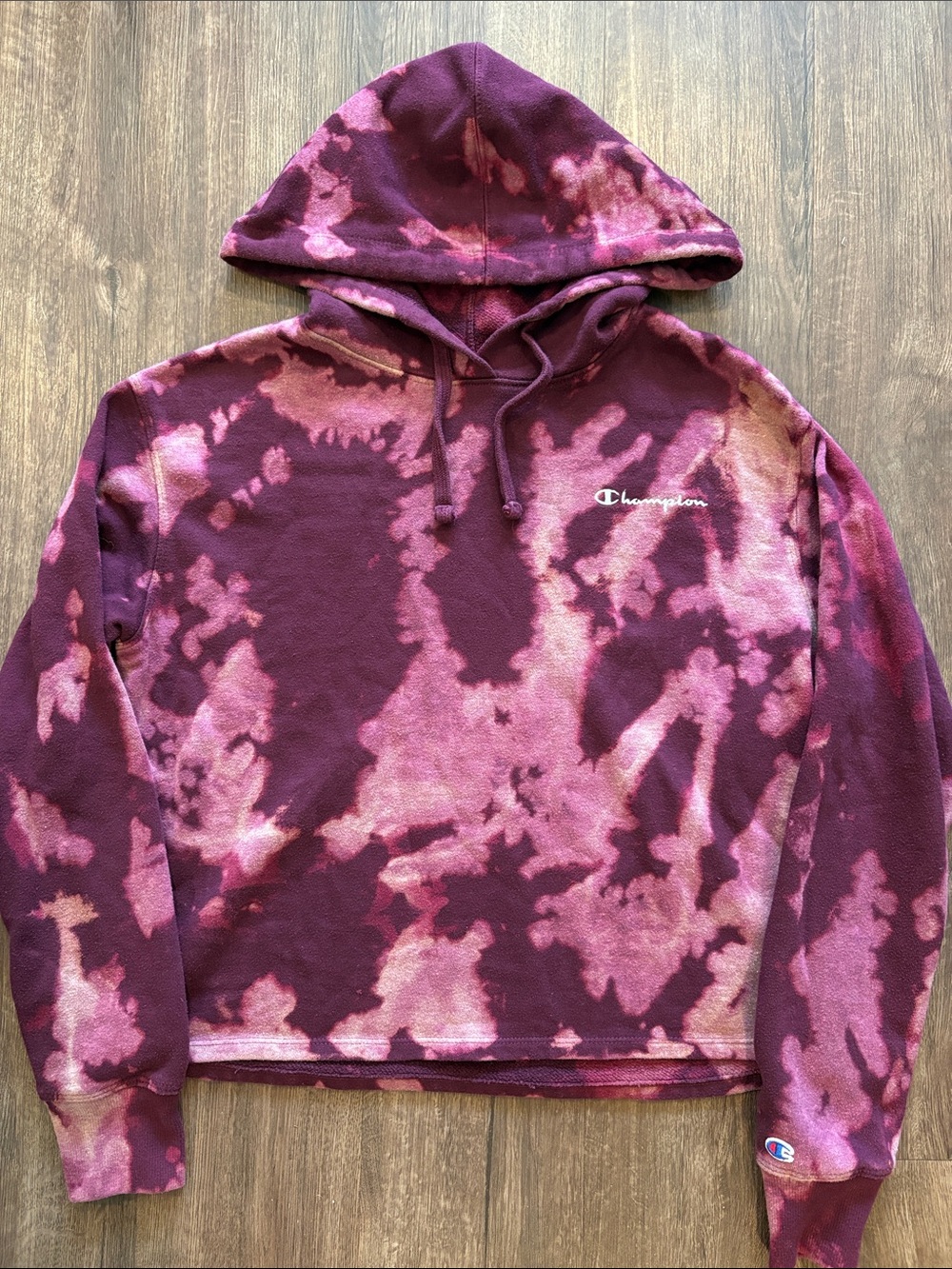 Champions women’s medium cropped hoodie tie-dye
